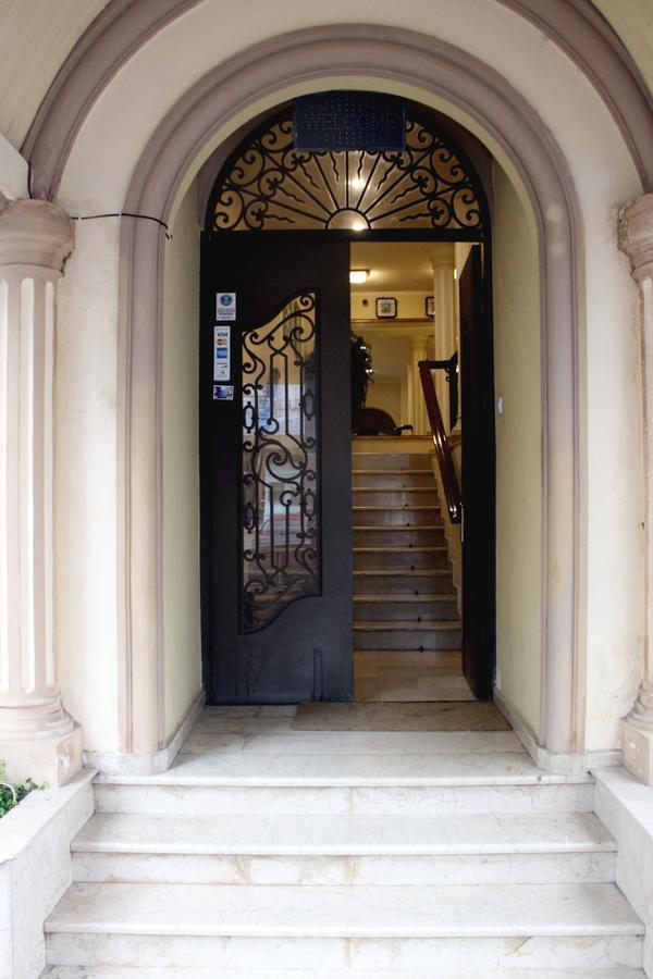 Iar Hotel Batumi Exterior photo